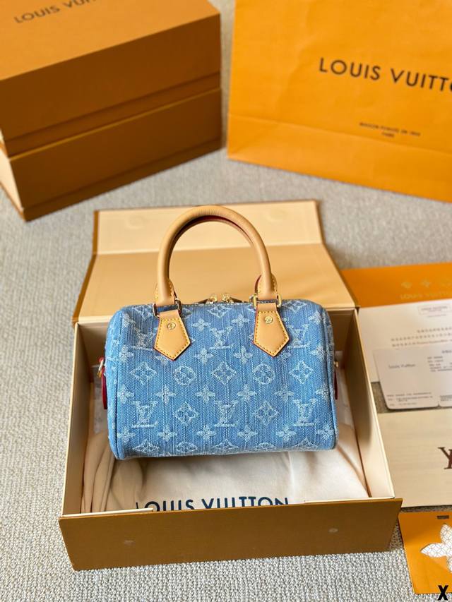 牛仔 LV Speedy 20cm 枕头包 LV 新款系列 枕头包 手袋,全网首发 LV Speedy nano 枕头包这款Retiro 手袋以标志性 经典永恒