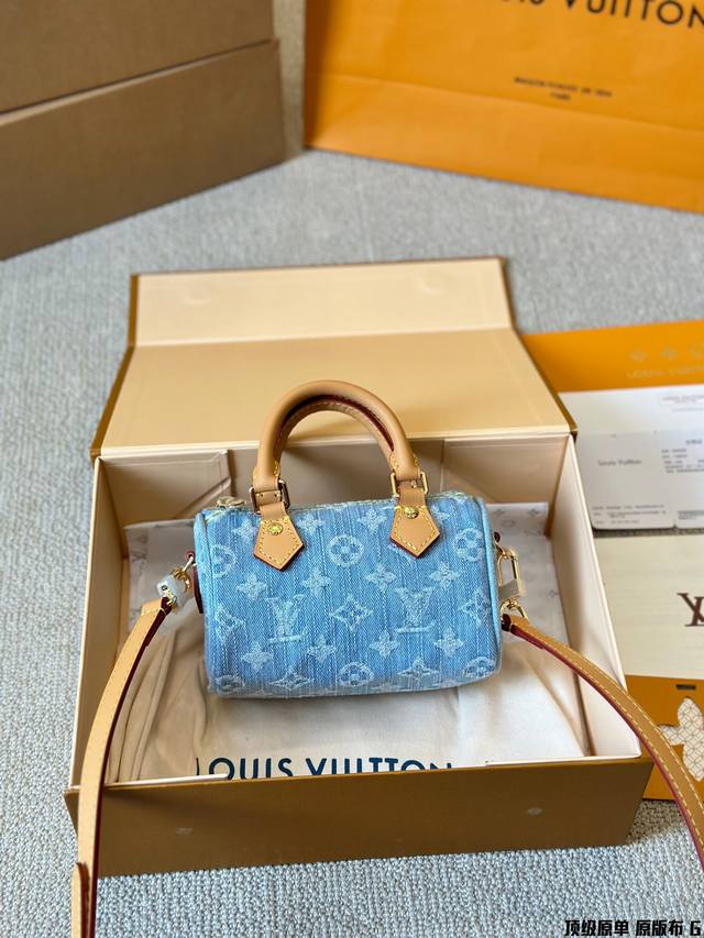 原版布 LV Speedy 16cm 枕头包 LV 新款系列 枕头包 手袋,全网首发 LV Speedy nano 枕头包这款Retiro 手袋以标志性 经典永