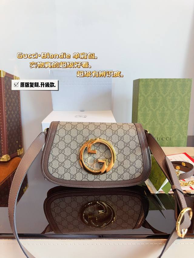 配礼盒 GUCCI古驰Gucci Blondie系列圆形互扣式双G肩背包 2022早春新款信封包 百搭款 酷奇 单肩包斜挎女包 美到无法无天的款式 今年简直引领