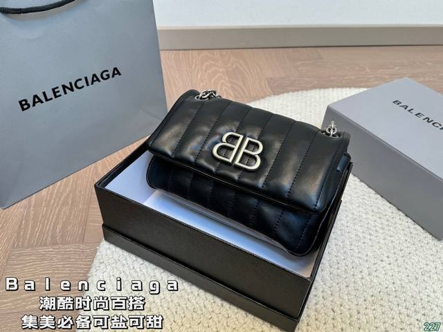 配盒 Balenciaga 巴黎世家新款 任何风格都可轻松驾驭 适合日常 旅游 出行 集美必备 尺寸23 15