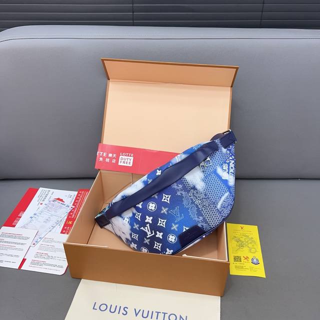 Louisvuitton 路易威登 Bandana系列 腰果花DISCOVERY 腰包 斜挎胸包 采用精湛镶嵌细工，实物拍摄 原厂原版面料 M20587 配送小