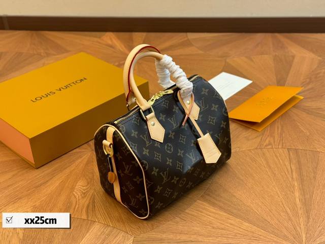 折叠盒 size：25cm Lv SPEEDY25 原单枕头包 台湾进口变色皮 青铜五金 折叠 三节肩带 搜索 Lv 枕头包