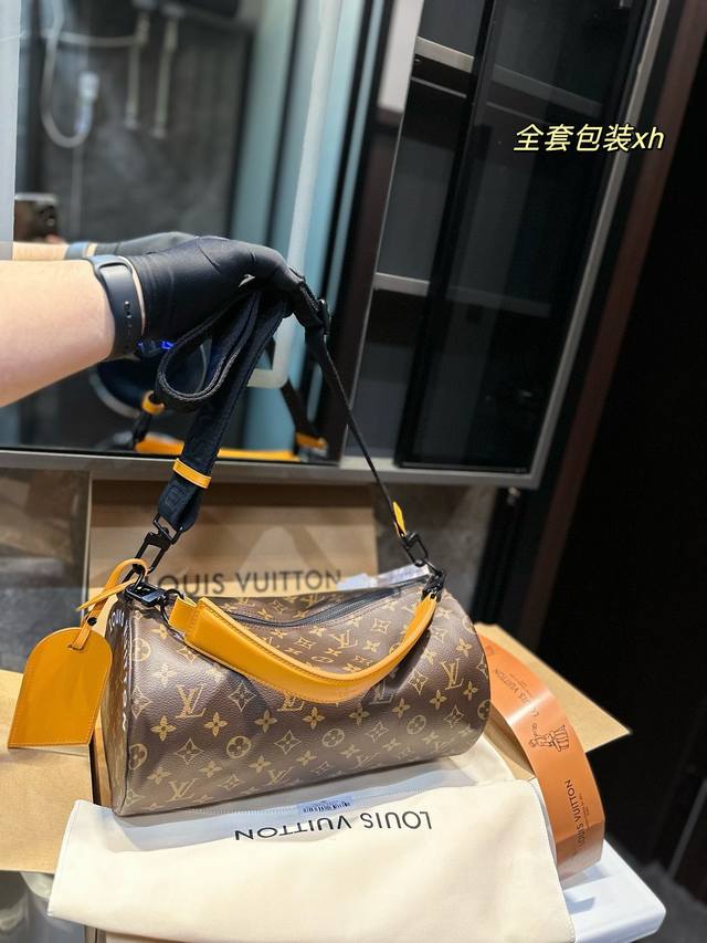 折叠飞机礼盒 Size：27*14Cm L家 新keepall 枕头包 高饱和度橙腰鼓！ 日落亮橘男士秋冬新款！