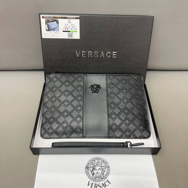 Versace 范思哲 压花牛皮手拿包男士手包 采用精湛镶嵌细工，实物拍摄 原厂原版面料 配送防尘袋 26 X 18 Cm。