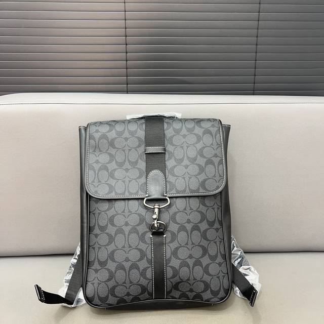 Coach 蔻驰 Backpack 限定双肩包 男士大容量背包 印花书包 电脑包 经典logo搭配原厂工艺材质 休闲百搭 实物拍摄 原厂面料 配送防尘袋 37