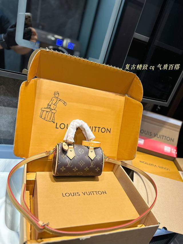 Lv Nano Speedy 16 枕头包 Lv 新款系列 枕头包 手袋,全网首发 Lv Speedy Nano 枕头包这款retiro 手袋以标志性 经典永恒