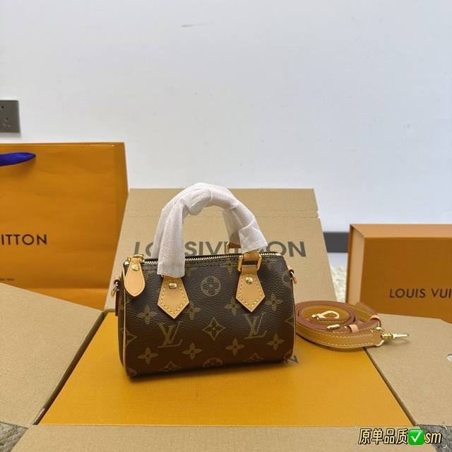 全套包装 Lv Nano Speedy 16 枕头包 Lv 新款系列 枕头包 手袋,全网首发 Lv Speedy Nano 枕头包这款retiro 手袋以标志性