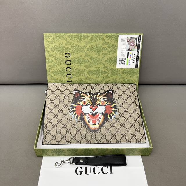 Gucci 古奇 印花手拿包 Gg印花手袋 手包 采用精湛镶嵌细工，实物拍摄 原厂原版面料 配送原版礼盒 30 X 20Cm。