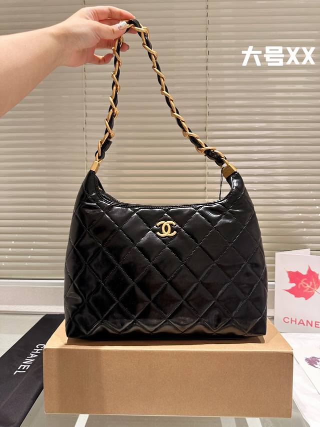 牛皮版本 大号 Chanel Hobo 斜挎包 慵懒随性又好背 2024最新 上身满满的惊喜 高级慵懒又随性 彻底心动的一只 Size：32.24Cm