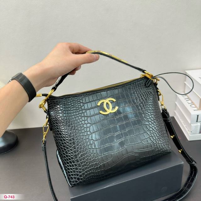 配礼盒 香奈儿中古包vintage Chanel 慵懒随性又好背上身满满的惊喜高级慵懒又随性 彻底心动的一只 Size:28.20Cm