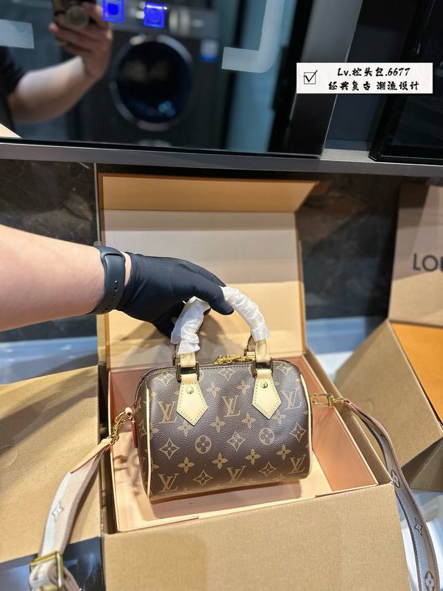 折叠飞机礼盒 Lv Speedy 20枕头包 Lv 新款系列 枕头包 手袋,全网首发 Lv Speedy Nano 枕头包这款retiro 手袋以标志性 经典永