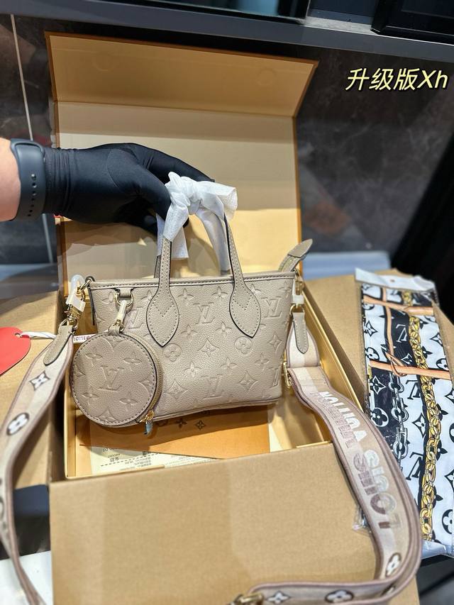 折叠飞机礼盒 实用通勤又百搭，上班族必备的neverfull居然出新尺寸了 这回 Louis Vuitton 将它缩小重新诠释或许成为八月最有潜力的it Bag