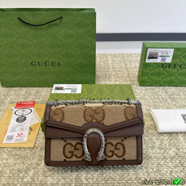 天地盖 酷奇gucci Dionysus 酒神包 时髦精必备 Gucci 老花设计真的是不挑季节 超多背法 可单肩 可斜挎 可手提 高级又百搭随意搭配都很时髦