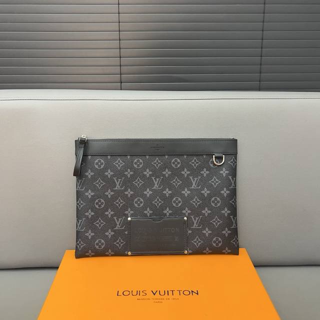 Louisvuitton 路易威登 Discovery手袋 手拿包 印花信封包夹包 采用精湛镶嵌细工，实物拍摄 原厂原版面料 配送防尘袋 礼盒 29 X 19