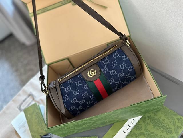 礼盒包装 Gucci 巴比龙 圆筒包 最新系列，上身效果也超赞，百搭休闲款 北面联名款 圆桶包 尺寸 22Cm