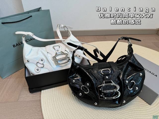 配盒 巴黎世家balenciaga 优雅时尚简单又大方 酷酷的感觉 还带给你带来复古潮流的感觉 尺寸34 18