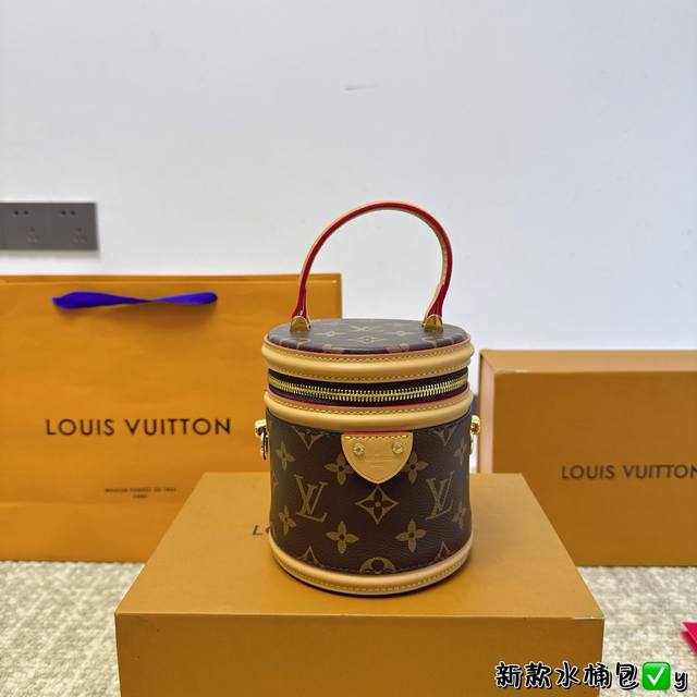 折叠盒 Lv新款nano发财桶 简直不要太讨喜了，一眼万年的那种。#Iv 新款nano 12×15