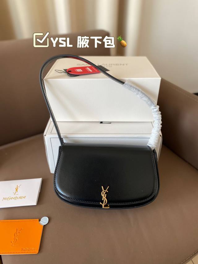 折叠礼盒 Ysl 到啦最新款腋下包voltaire 超chic的 尽显极致的圣罗兰 Ysl超级百搭哦！ 尺寸21*13