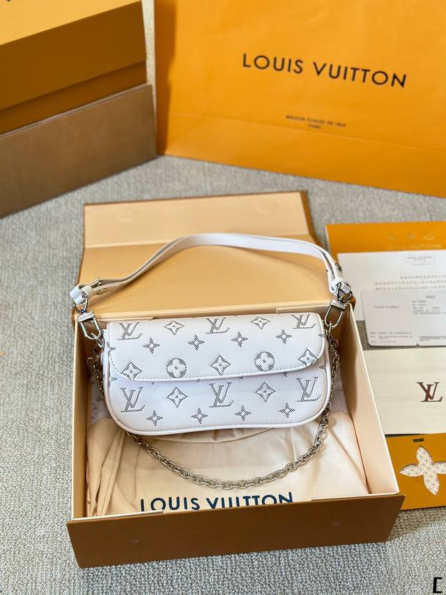 2024新款 Lv 路易威登 Wallet On Chain Ivy腋下包 尺寸22 13Cm