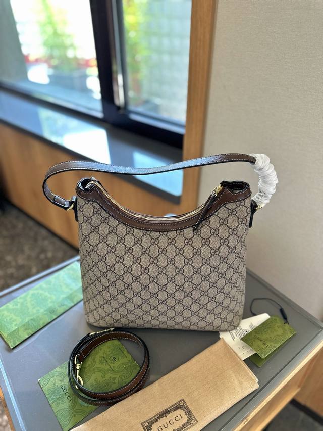 Gucci 新款 Tote 购物袋 定制面料logo 炒鸡百搭实用的一款 喜欢的美妞赶快入手吧 店主推荐 质量超赞尺寸 ：30