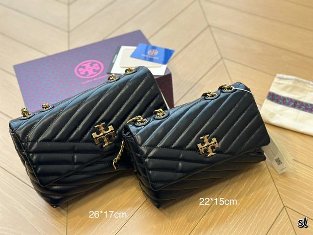 折叠盒tory Burch Kira黑金小号链条包｜这很冬天cool Is So Black黑色和克莱因蓝果然是天生一对，怎么搭怎么舒服这个蓝色太显白了吧，拍照