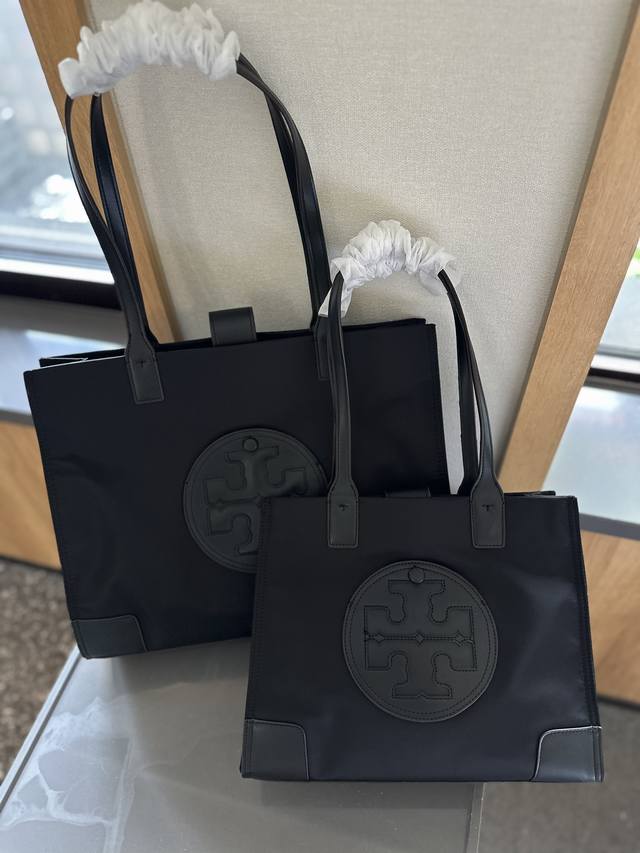 上新tory Burch 托里伯奇 2022新品购物袋手提斜挎单肩多用 定制面料logo五金原版一比一品质 炒鸡百搭实用的一款 喜欢的美妞赶快入手吧 店主推荐