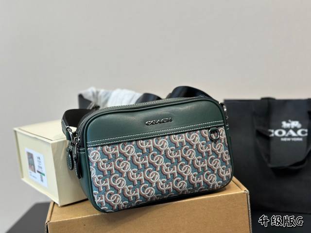 折叠盒coach蔻驰男包graham斜挎包 相机包男女通用款尺寸23*15Cm