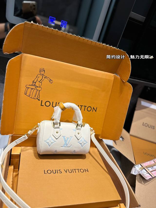 Lv 新配色 Speedy 16枕头包 Lv 新款系列 枕头包 手袋,全网首发 Lv Speedy Nano 枕头包这款retiro 手袋以标志性 经典永恒。优