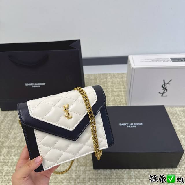 全套包装 Ysl 圣罗兰 Gaby绗缝 专柜新品 明星款据说上市不到一个月被抢空 超多博主推荐 保留了ysl一贯的摇滚精神走的都市随性风 值得打 Call 要不