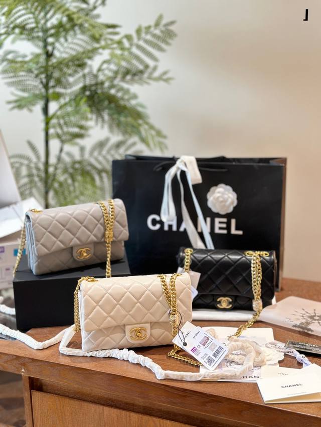 香风永存 Chanel 22K Cf风琴的优雅气息小香单品给人的爱一直是细腻精致高级优雅的时尚满满高级拿捏~优雅---百年22Cm