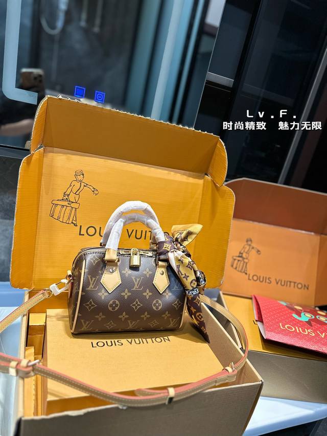 折叠飞机礼盒 Lv Speedy 20枕头包 Lv Speedy 这款retiro 手袋以标志性 经典永恒。优雅低调的外形设计和宽敞的包身更加入了实用性 20C