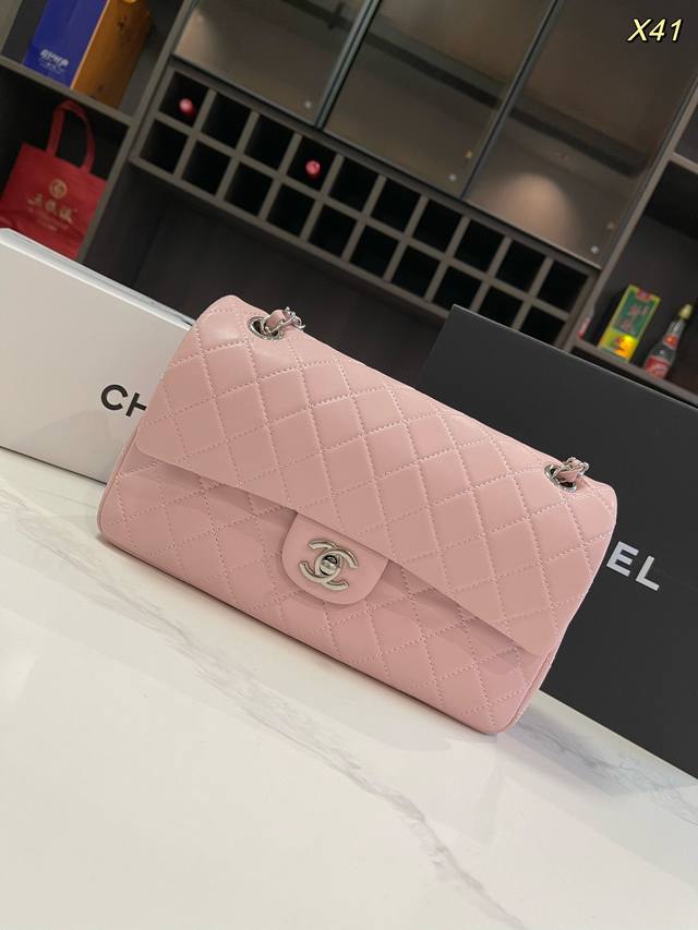 折叠礼盒飞机盒size：25*15Cm羊皮 Cf 链条包香奈儿 Chanel Cf 全称是 Classic Flap拿到手里才能感觉到它的魅力这份质感 仙女们值