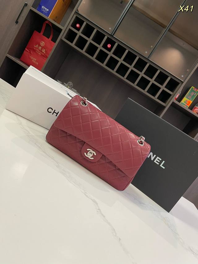 折叠礼盒飞机盒size：25*15Cm羊皮 Cf 链条包香奈儿 Chanel Cf 全称是 Classic Flap拿到手里才能感觉到它的魅力这份质感 仙女们值