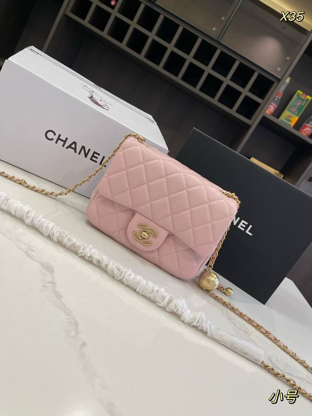 折叠礼盒飞机盒size：17*13Cm 20*12Cm香奈儿 Chanel 小羊皮香奶奶 金球方胖子“New Arrival”最美金球方胖子人间香奈儿白富美小姐