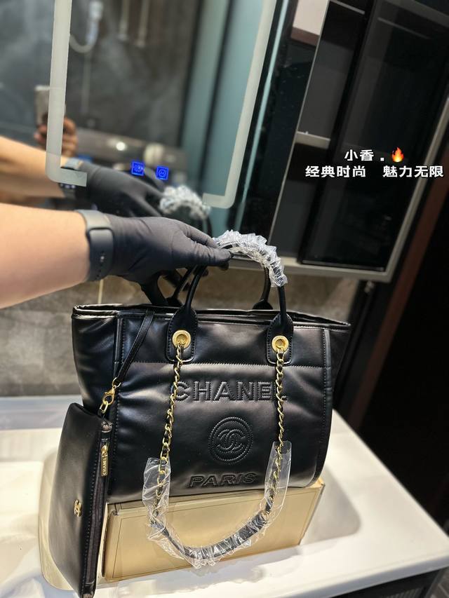 香奈儿 Chanel 手提包简约大气风格 更加轻盈可轻松驾驭各种风格是每个酷酷女孩必入尺寸：31*14*25Cm