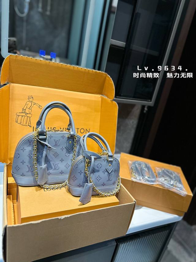 Lv 路易威登 贝壳包 新品系列最新teddy系列高版本 贝壳包 手感超级好 搭配起来超级美腻 超级推荐 走秀款同步 上身效果好 原版五金带logo 超级洋气