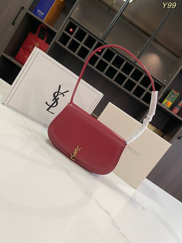 折叠礼盒飞机盒size：21*11Cm圣罗兰 Ysl Voltaire 腋下包极简主义最爱的椭圆腋下包型很正的复古感翻盖搭扣很新颖哇空间的话日常出行完全无压力