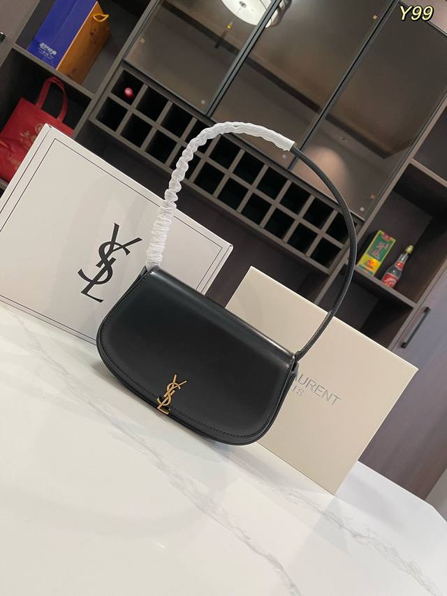 折叠礼盒飞机盒size：21*11Cm圣罗兰 Ysl Voltaire 腋下包极简主义最爱的椭圆腋下包型很正的复古感翻盖搭扣很新颖哇空间的话日常出行完全无压力