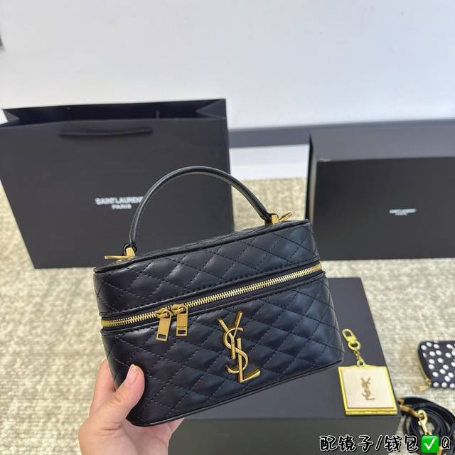 折叠盒 圣罗兰ysl Mini Gaby Box盒子包 质感爆棚的美 上身真的太太太有质感啦 日常逛街不要太吸晴 Size：18*11