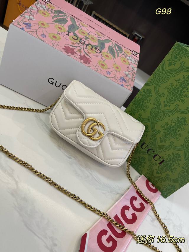 折叠礼盒飞机盒 Size：16.5Cm 22Cm 26Cm 酷奇 Gucci Marmont 链条包 Gg 马蒙 简洁大方又不失高级感 软软糯糯太有质感了 不管