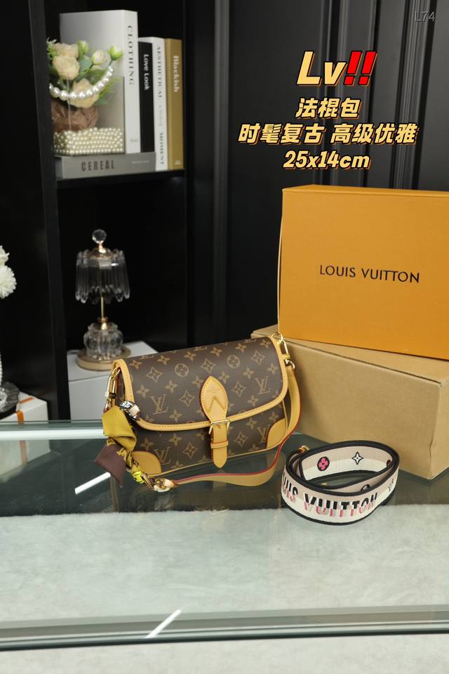 配全套礼盒 Lv Diane法棍包 顶级原单 超高品质 复古简约，特别是各种样式的肩带双面刺绣，精致又时尚 实际容量比看起来更能装，优雅大方 有着法式的随性优雅