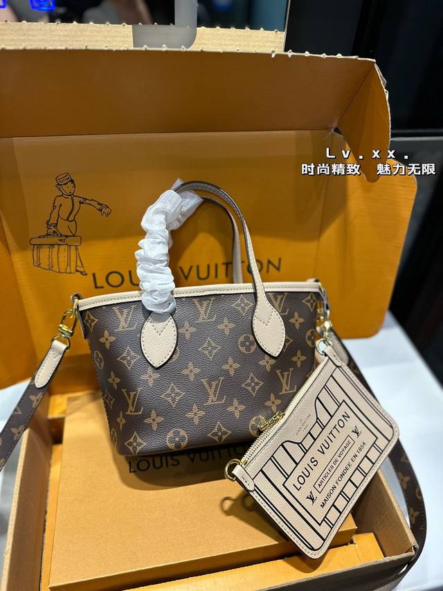 礼盒包装 Lv 中古超大容量的驴家网红中古购物袋 真的是谁背谁好看一年四季都百搭，做妈咪包也完全没问题，春夏搭配大衣简直就是yyds，背了就是全城最靓的仔~ 尺