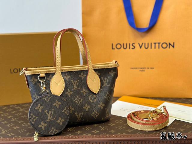 原单 实用通勤又百搭，上班族必备的neverfull居然出新尺寸了 这回 Louis Vuitton 将它缩小重新诠释或许成为八月最有潜力的it Bag今年的新