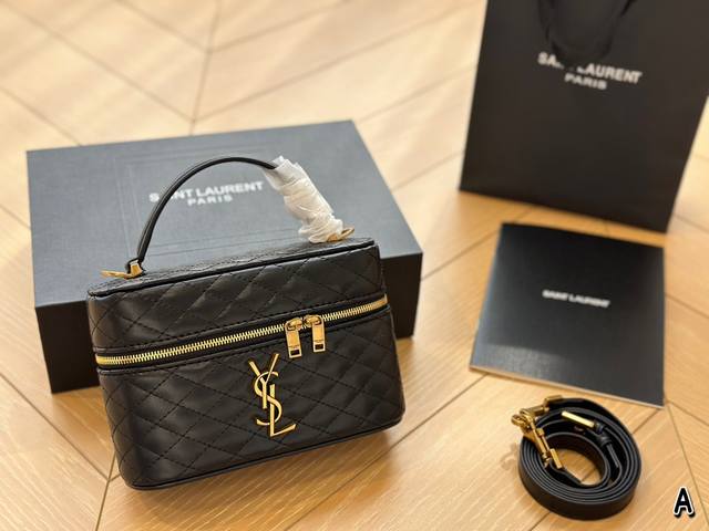 全套包装 Ysl 这是什么小可爱 24Spring新款 Gaby Vanity来袭可手拎可肩背，小包容量也可以 尺寸18*12