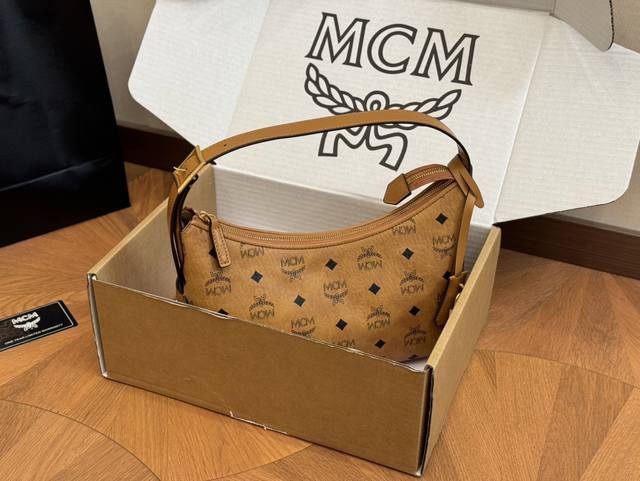 配飞机盒 Size：26Cm Mcm 23Ss 新品 原单！青岛出品 Hobo首发 简单大方好搭配 快快种草吧！