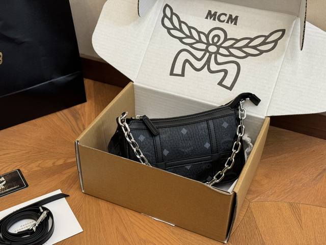 配飞机盒 Size：21*13Cm Mcm 24Ss 新品 原单！青岛出品 Hobo首发 简单大方好搭配 快快种草吧！