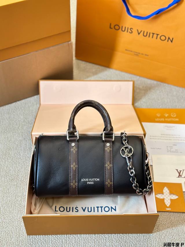 头层牛皮 男帅女飒！！Lv Keepall25 路易威登 Keepall 25 灰l时髦与酷酷并存 City的行李牌整个包包有不单调 尼龙宽肩带 上身也不勒肩膀