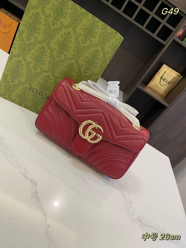 折叠礼盒飞机盒 Size：16.5*10Cm 22*13Cm 26*15Cm Gucci Marmont 马蒙 链条包 Gg 简洁大方又不失高级感 软软糯糯太有