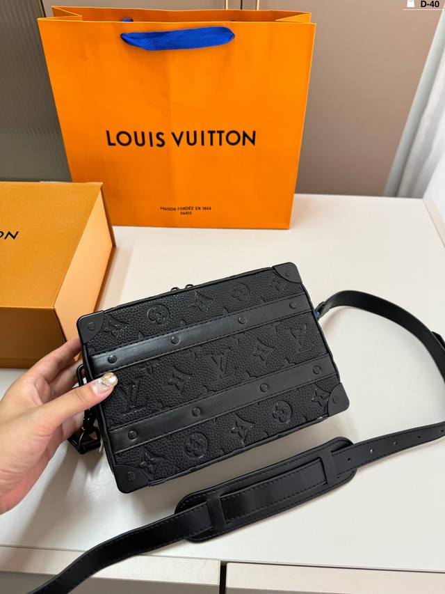 Lv Handle Soft Trunk小箱子 男士推荐 手提软盒子包 方方正正的小包 休闲运动百搭 D-40尺寸21.6.15折叠盒