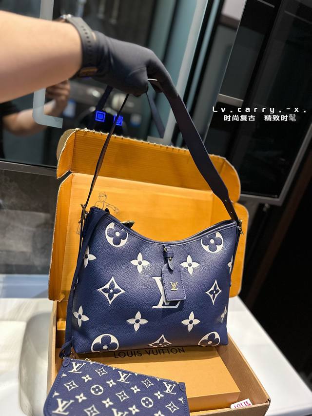 礼盒包装 L家 深蓝色 Carryall 配置有子母袋和宽肩带 L新色深蓝色！高级 细节细节 .完美 搜索lv Carry 购物袋size：29*22Cm 小 - 点击图像关闭